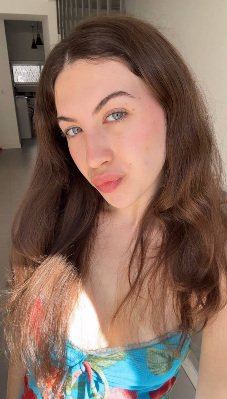 Nude girl Amber in Amman