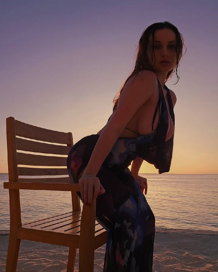 Sexy girl Miranda Faith nude in Amman