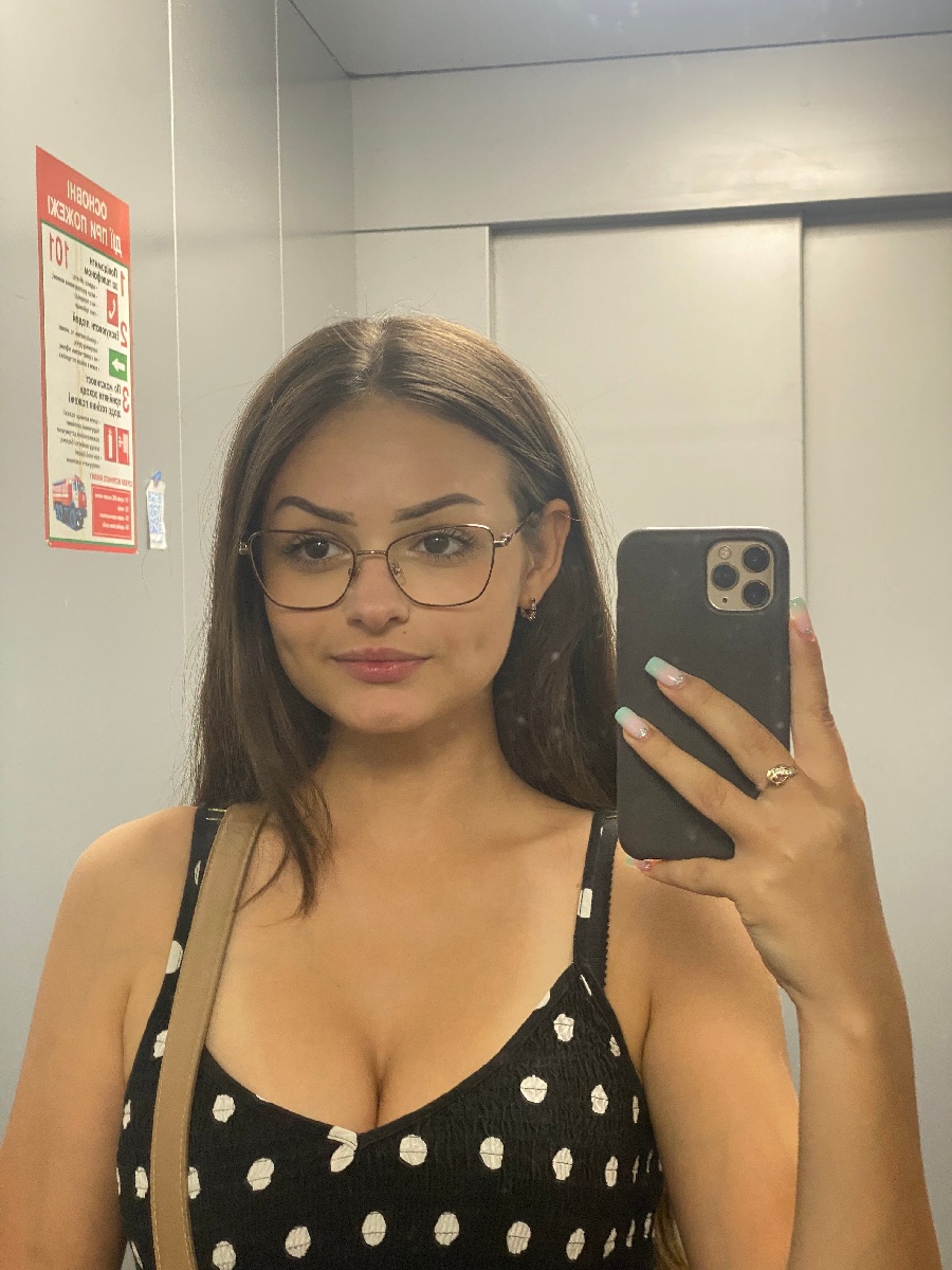 Sexy model Stacy in Amman