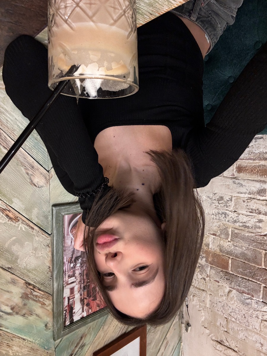 Fresh photos, fresh mood — Tina online in Amman